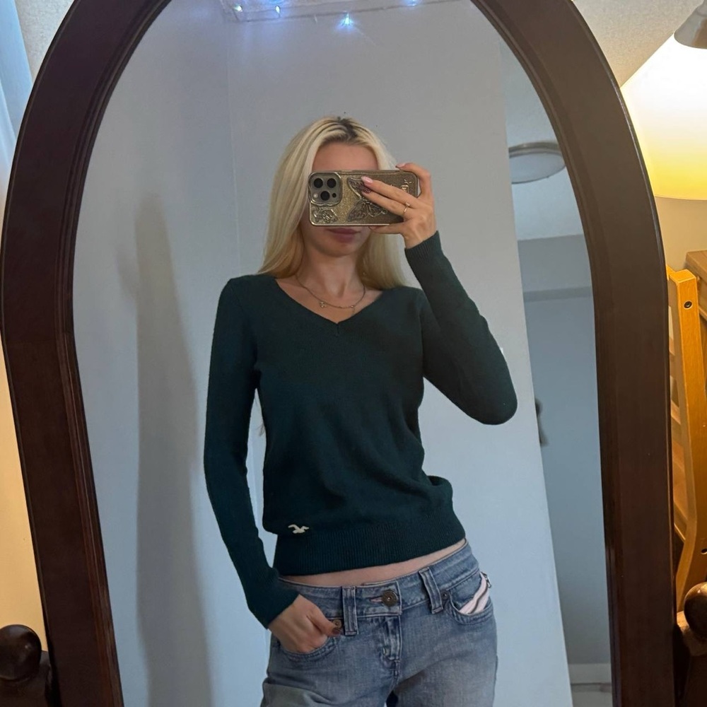 Hollister Deep Green V-Neck Sweater